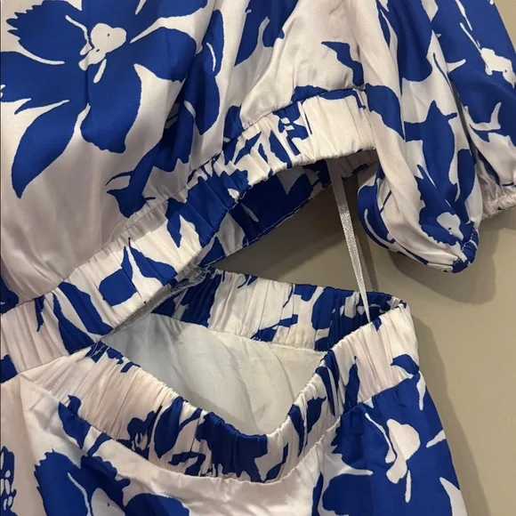 Petal & Pup Aminah Puff Sleeve Maxi Dress, Blue Floral, Size M (10) - Picture 9 of 12